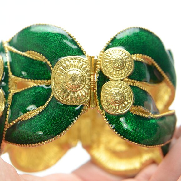 Vintage Kenneth Jay Lane KJL Green Enamel & Gold-tone Bracelet - Picture 4 of 10